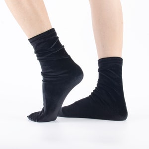 Handmade Black Velvet Socks: Soft Women&#39;s Socks