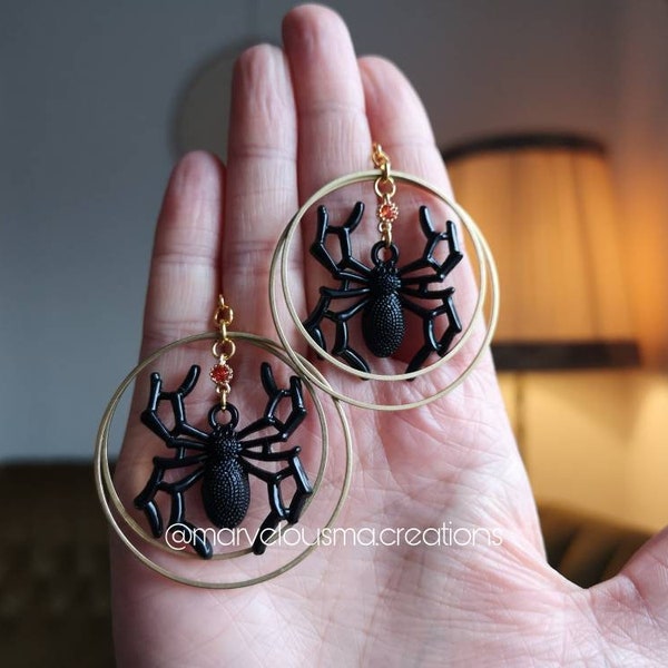 Ohrringe Ohrhänger earrings brass messing gold Hippie witchy magical moon star Stern sun hoop moon schwarz black Spinne spider halloween