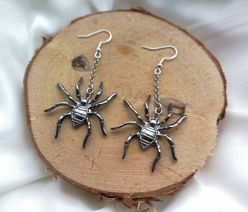 Silberne Ohrringe Ohrhänger earrings silver metal alloy hoop earring Spinne spiders spider Halloween themed spooky season Spiderman costume image 1