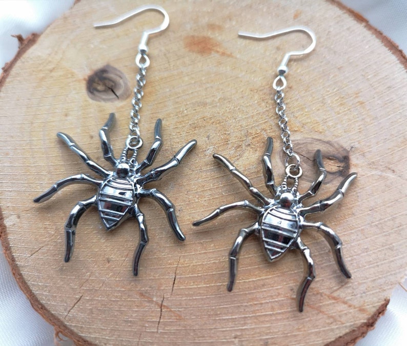 Silberne Ohrringe Ohrhänger earrings silver metal alloy hoop earring Spinne spiders spider Halloween themed spooky season Spiderman costume image 5