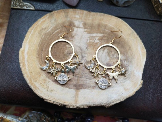 Ohrringe Ohrhänger earrings Geschenk brass messing gold Hippie witchy Tribal sun magical Sonne moon Mond star Planet butterfly bee sparkle