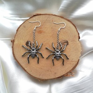 Silberne Ohrringe Ohrhänger earrings silver metal alloy hoop earring Spinne spiders spider Halloween themed spooky season Spiderman costume image 6