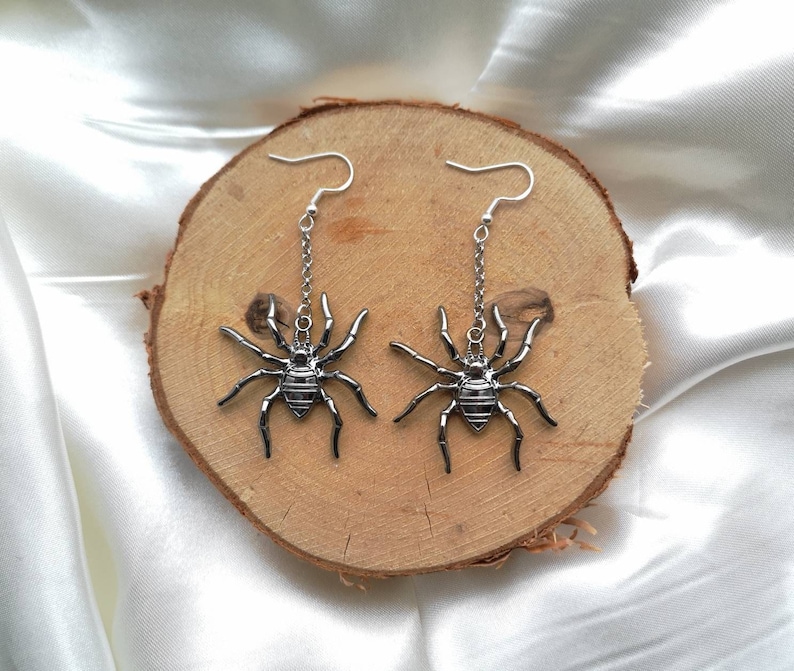 Silberne Ohrringe Ohrhänger earrings silver metal alloy hoop earring Spinne spiders spider Halloween themed spooky season Spiderman costume image 6
