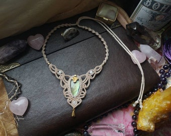 Kette Anhänger Collier Macrame makramee macramee crystal Edelstein Heilstein Heilung labradorit labradorite moon stone mondstein mond