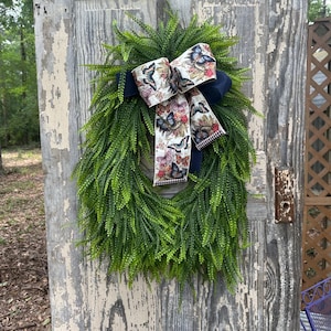 Graskrans vlinderlint: decoratie boerderij voordeur