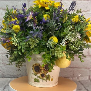 Sunflower centerpiece, Table centerpiece, spring decor, Spring centerpiece, Summer centerpiece, Mantle centerpiece, Coffee table centerpiece