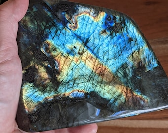 Labradorite Freeform from Madagascar - Rainbow Color Play - Self Standing - Natural Art