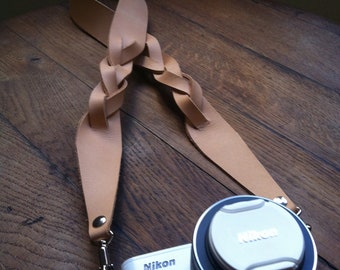 Leather camera strap, customized with your initials. Made in France.