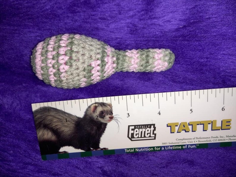 Turkey Leg Super Cute Tightly Crocheted Drumstick Ferret Pet Toy with Rattle Pink Gray imagem 1