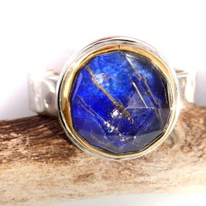 24K Lapislazuli Rutil Dubletten Ring, Silberring mit Lapislazuli Goldrutil in solidem 999Gold gefasst, high domed goldener Rutilquarz Ring