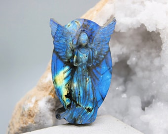 Scultura di angelo in labradorite: cristallo protettivo, regalo zodiacale