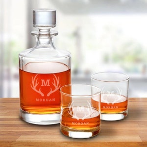 Kingsport 30 oz. Personalized Decanter Set with 2 Whiskey Glasses