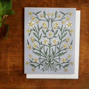 Kamillen-Karte – Handillustriertes Blumenmuster – Blaue Kamillen-Karte – A2 Blanko-Grußkarte – Naturinspiriertes Briefpapier – Allzweckkarte