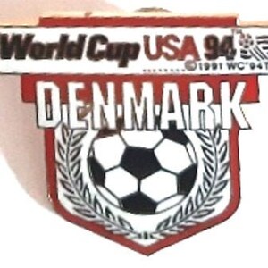 1994 FIFA WORLD CUP SOCCER FOOTBALL SPAIN PIN BADGE