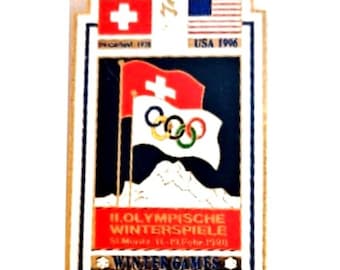 Olympics 1928 St. Moritz  enamel pin, commemorative, Switzerland and USA flags on the pin, Olympic Winter games