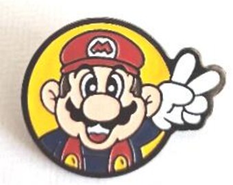 Super Mario Nintendo pin badge, official, (c) 1992 Nintendo,