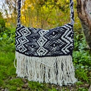 Huni Kuin Medizintasche Weiß und Schwarz | Huni Kuin Mesa Tasche | Hand bestickt Tasche Schamanische Tasche | Leichtgewicht
