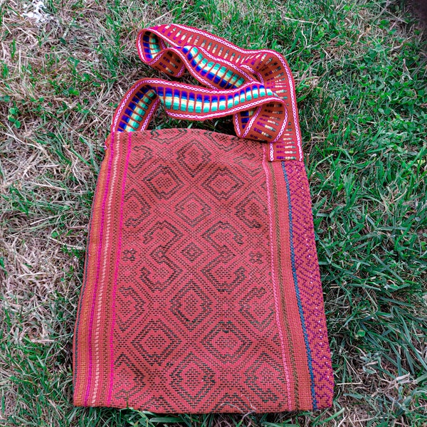 Grand sac Shipibo brodé | Icaros sacrés | Sac tribal | Sac Ayahuasca | Sac fait main bio | Teinture Végétale Naturelle | Sac de médecine