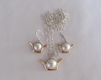 La Papesse - Pendant and Earrings 14K Solid Gold and Sterling Silver with Mabe Pearls set Cardfortune