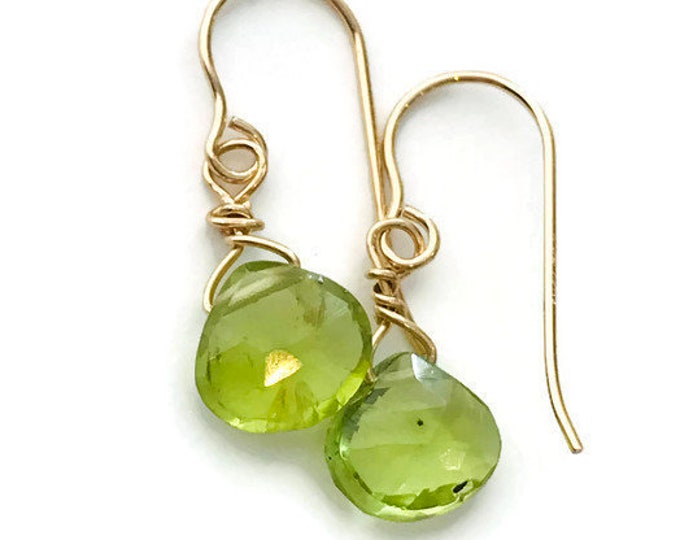 Peridot Earrings August Birthstone Healing Earrings Gemstone earrings Briolette Earrings Gift for women Drop Earrings Minimalist Earrings