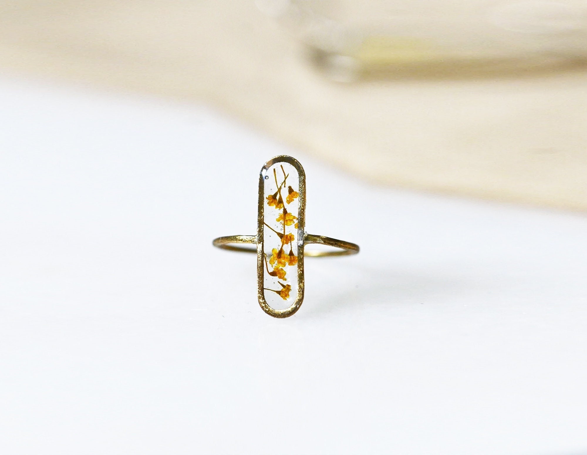 Pressed Flower Ring, Flower Ring, Resin Ring, Yellow Floral Jewelry, Botanical Ring, Pressed Flower Jewelry, Birth Flower Ring, Wife Gift