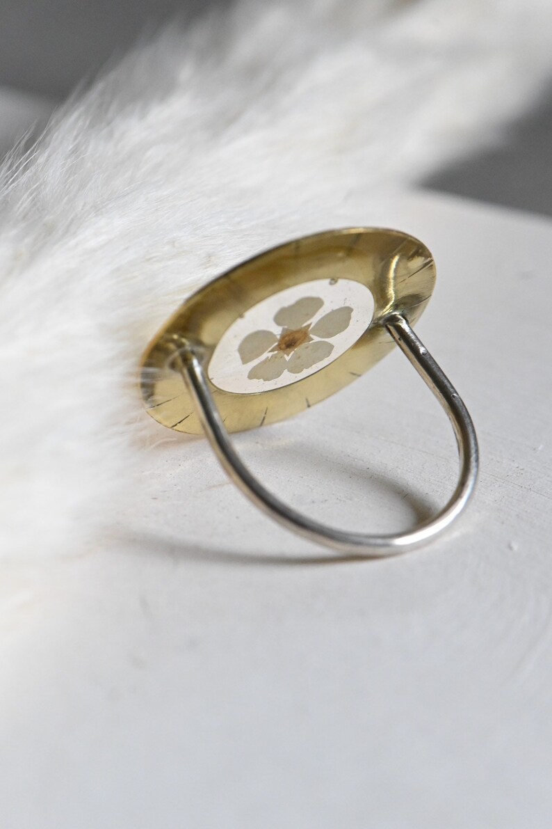 Extravagant floral resin ring with a dried white blossom flower image 4