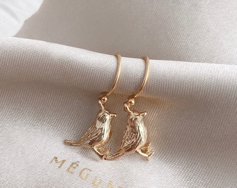 TINY GOLD BIRD Earrings - Robin Bird Earrings, 14K Gold Earrings, Tiny Charm Gold Earring, Dainty Gold Earring, Elegant Gold Earrings, Robin