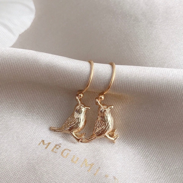 TINY GOLD BIRD Earrings - Robin Bird Earrings, 14K Gold Earrings, Tiny Charm Gold Earring, Dainty Gold Earring, Elegant Gold Earrings, Robin