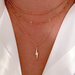 LIGHTNING BOLT NECKLACE - Tiny Sleek Thunder Bolt Pendant, 18k Gold Filled Jewellery, Dainty Gold Charm.