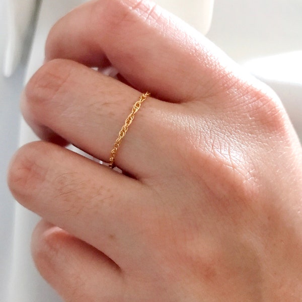 Dainty Rope Chain Ring, Simple Dainty 14K Gold-Filled Jewellery. Minimalistic Accessory