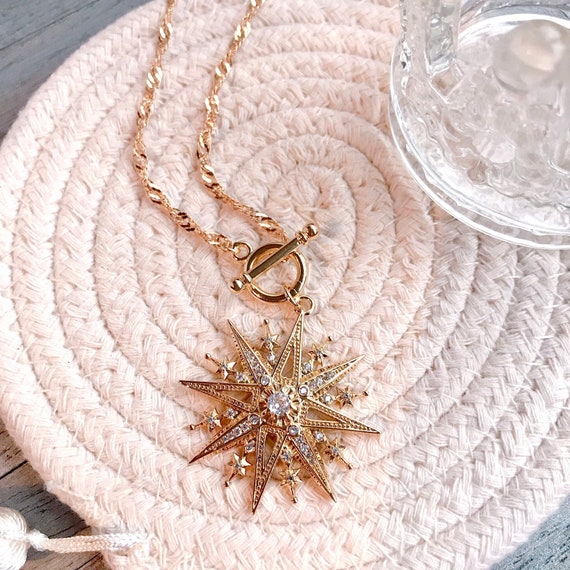 Make.N Crystal Charm10 - V-Neck Pearl Make.N Crystal Charm10 - V-Neck Pearl