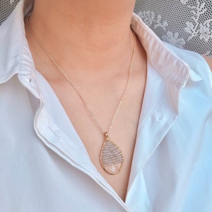 LABRADORITE & SWAROVSKI NECKLACE- Colgante de labradorita relleno de oro de 14 quilates, lágrima, lágrima, lágrima, collar, collar en forma de pera, colgante y cadena