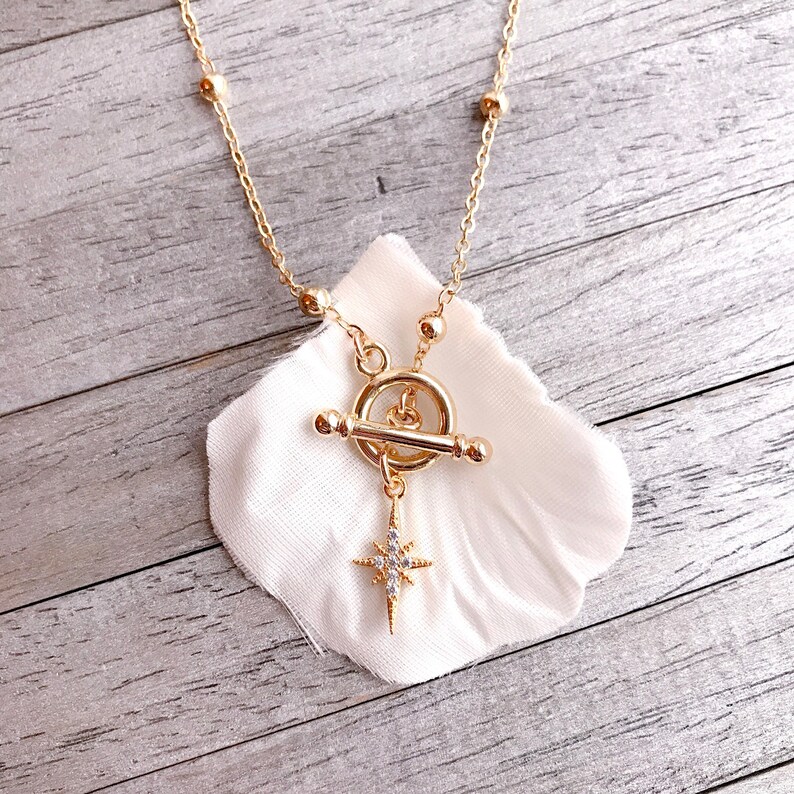 14K Gold Toggle Necklace - 17