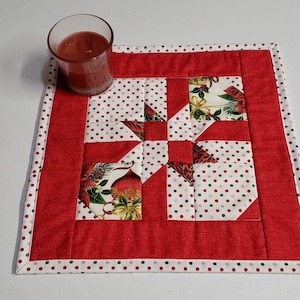 Quilted Christmas Candle Mat / Mini Table Runner / end table runner / accent table runner