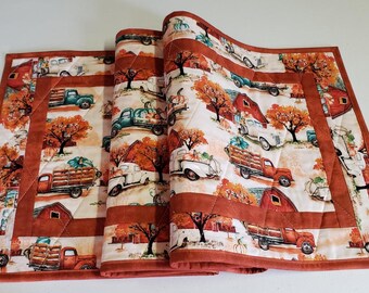 Quilted Fall / Autumn / Thanksgiving table runner