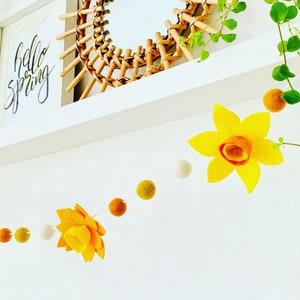 Handmade Felt Spring Garland - Felt Daffodil Bunting - Spring Decor - Spring Decoration - Easter Banner - Spring Bunting