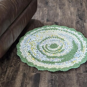 29&quot; Round Rag Rug, Green/Yellow w/Scalloped Green Border Crocheted Country Style Rag Rug, Accent Rug