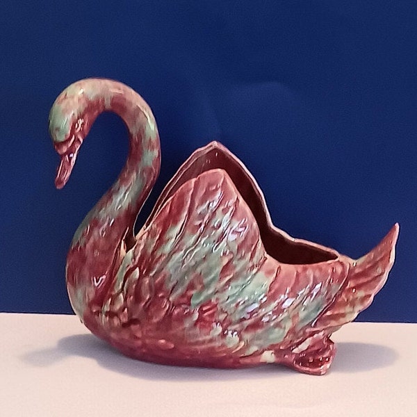 Vintage Swan Vase, MCP Sydney, decorative.