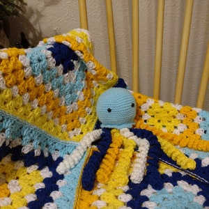 Stuffed jellyfish and blanket set