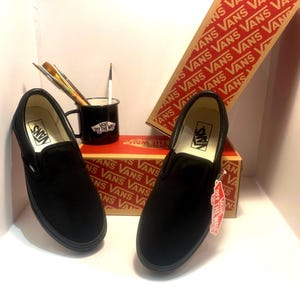 Individuell handbemalte Vans – Personalisierte Art Schuhe – Designe Deine eigenen Fan Art Sneakers – SadSideKick Custom Order