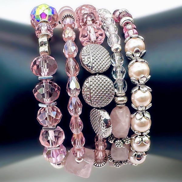 Pulsera envolvente de cristal rosa: brazalete bohemio de cuarzo rosa