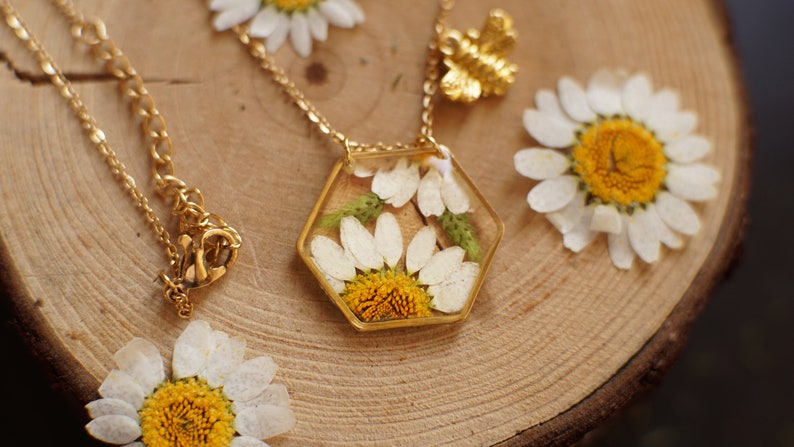Pressed Flower Necklace 2025