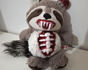 Muñeco de peluche gótico espeluznante de mapache zombi OOAK hecho a mano, de terror, para Halloween, coleccionable