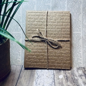 Lots de cartes kraft//lot de cartes pour notes//cartes en relief//cartes pour toutes les occasions//lot de 4 cartes faites main