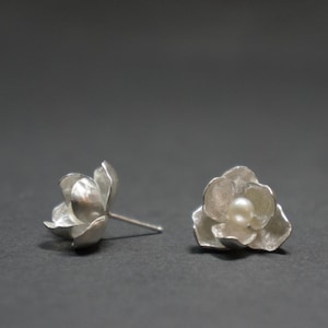 Jasmine sterling silver ear stud with fresh water pearl, silver gardenia earrings, cast flower series, Mother's day gift