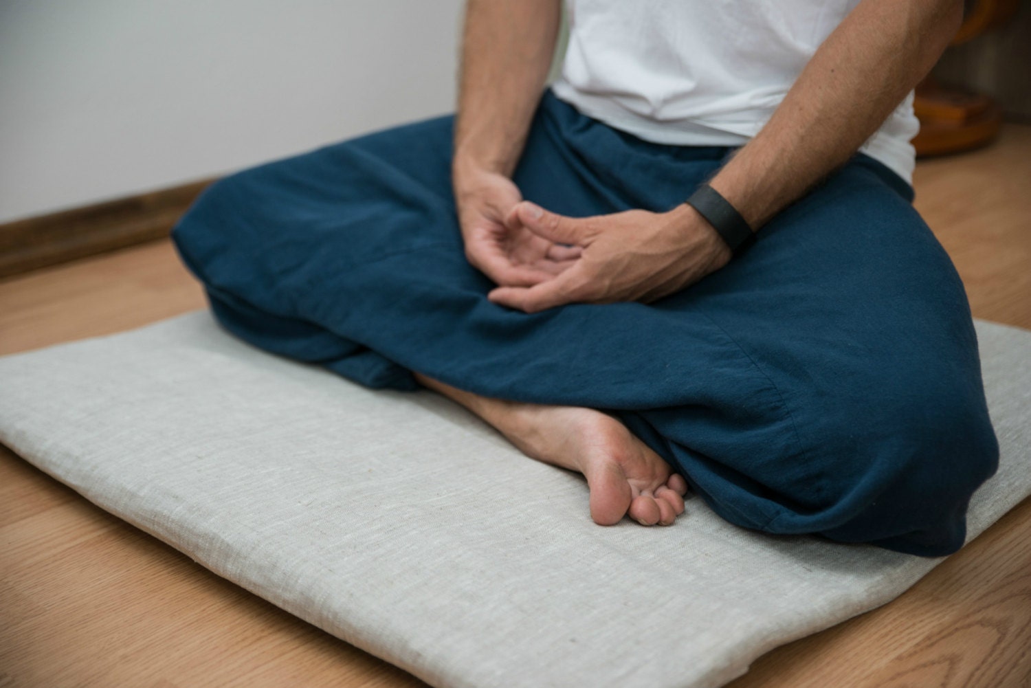 Floor Pillow, Wool Fleet Sheet Seating Pad, Natural Materials, Meditation Pad, 31.5x31.5 Inch, Eco-F