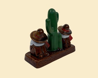 1960s ceramic cactus/sombrero salt & pepper shakers, vintage southwestern cactus and sleeping men in sombreros ceramic shakers