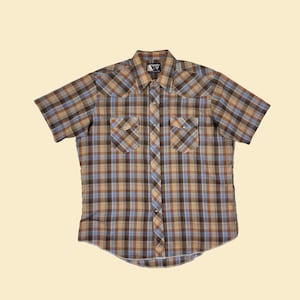 1980s Wrangler men&#39;s shirt, vintage western cut brown & blue plaid short sleeve cowboy snap clasp