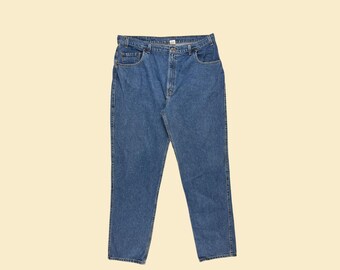 1999 Levi's 517 Boot Cut Jeans, Size 33x32 Medium Wash Blue