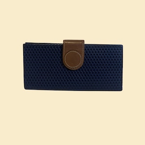 Cartera Liz Claiborne de los años 80 en azul y marrón, cartera vintage de chequera de vinilo y piel sintética de los años 80